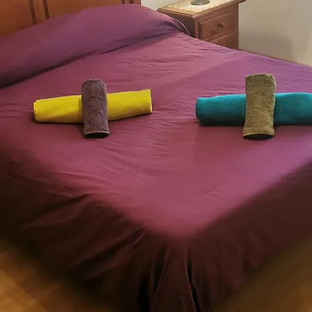 Hogareno Adosado En El Pueblo De Nyaraló *